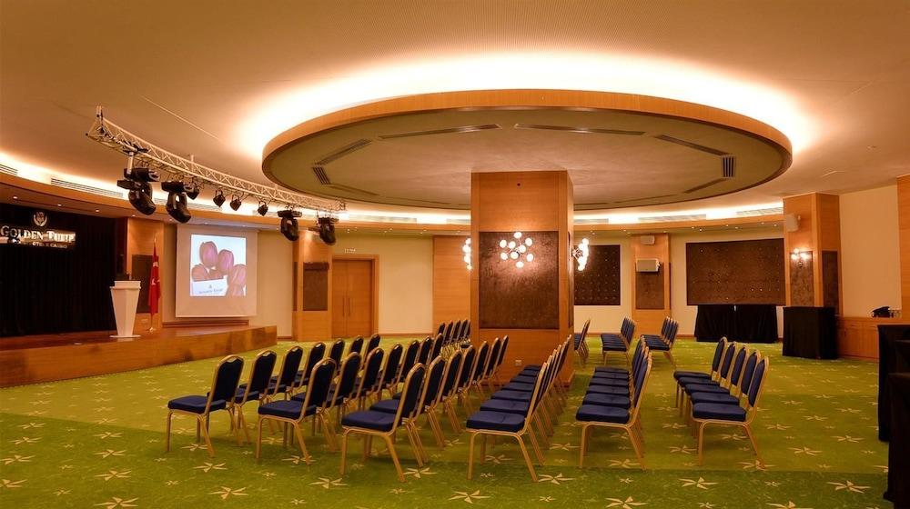 Grand Pasha Luxury Central Nicosia Hotel & Casino ภายนอก รูปภาพ