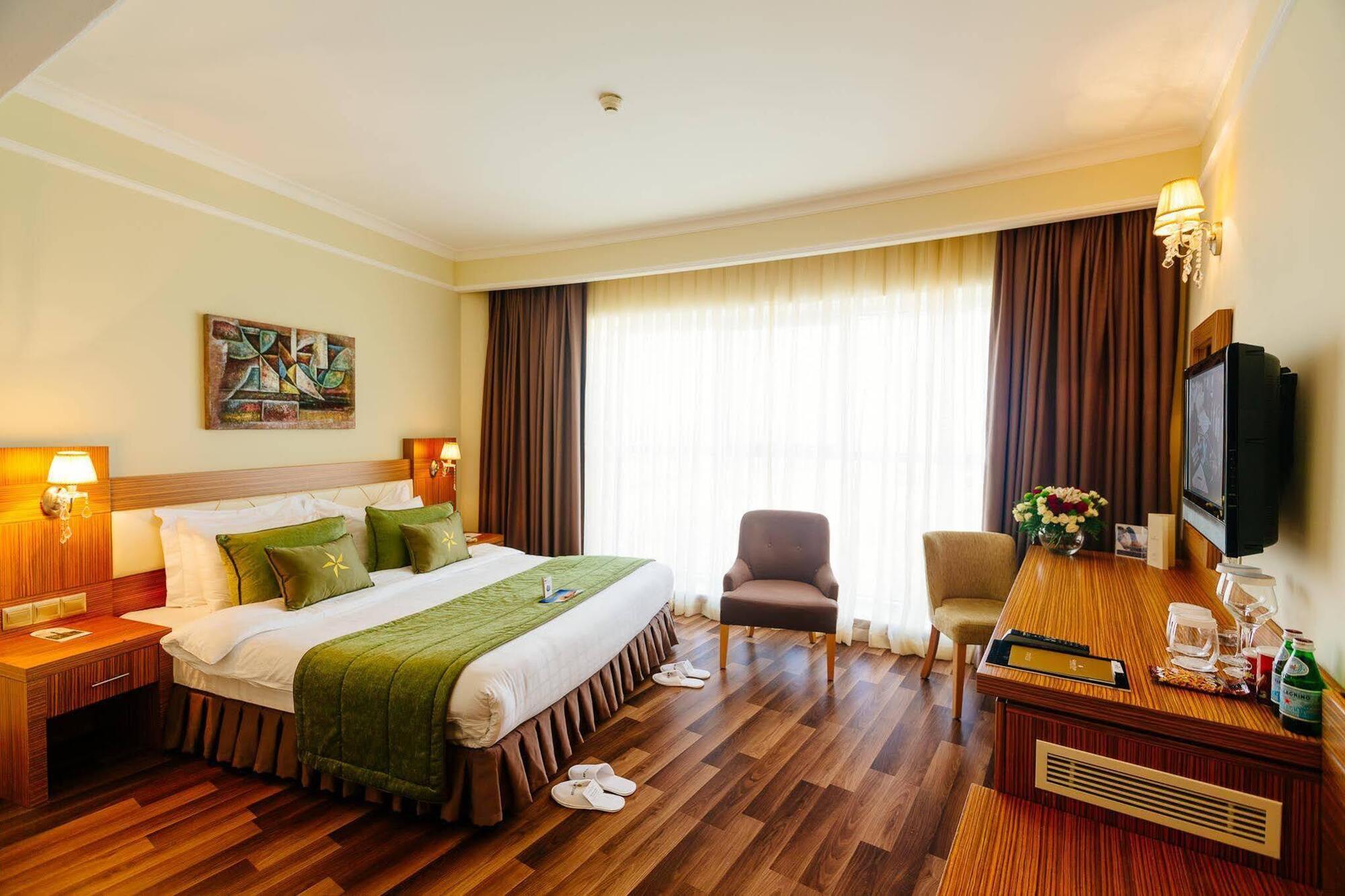 Grand Pasha Luxury Central Nicosia Hotel & Casino ภายนอก รูปภาพ